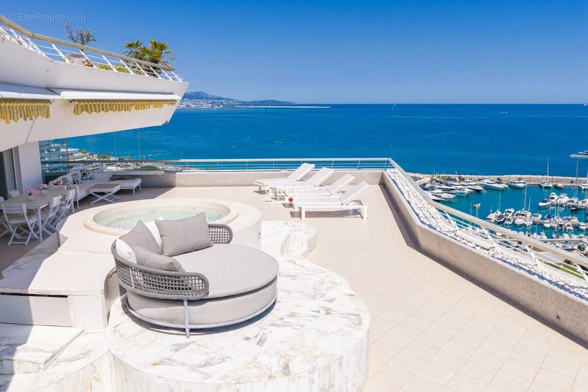 Appartement à VILLENEUVE-LOUBET