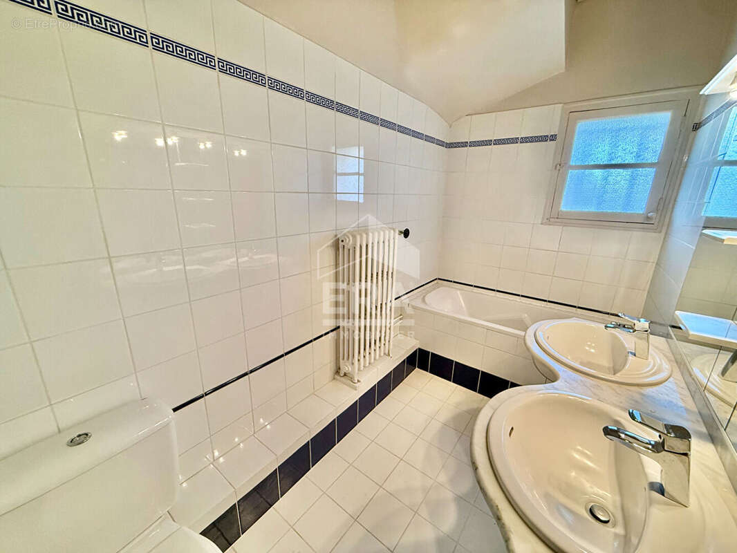 Maison à FLEURY-LES-AUBRAIS