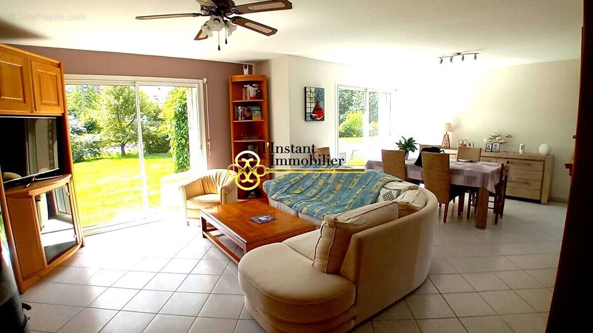 Maison à PLOUEGAT-GUERAND