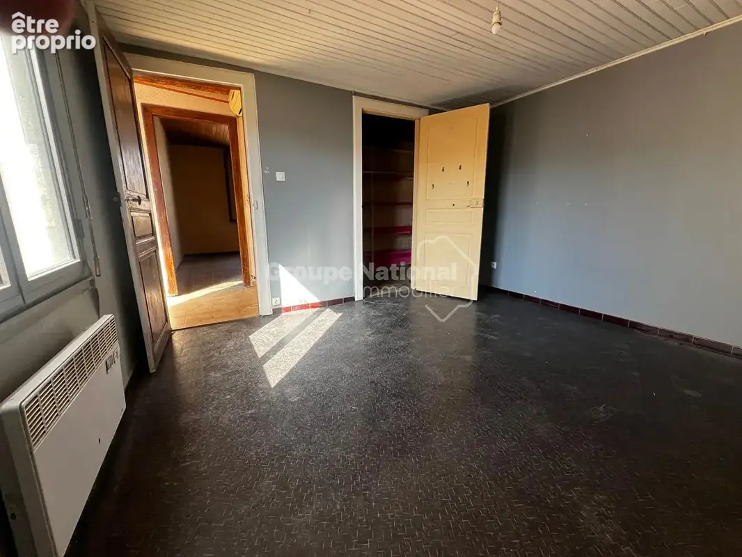 Grande maison à rénover 2 garages - photo 10