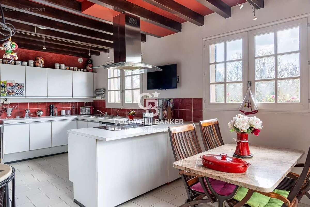 Maison à CHARBONNIERES-LES-BAINS