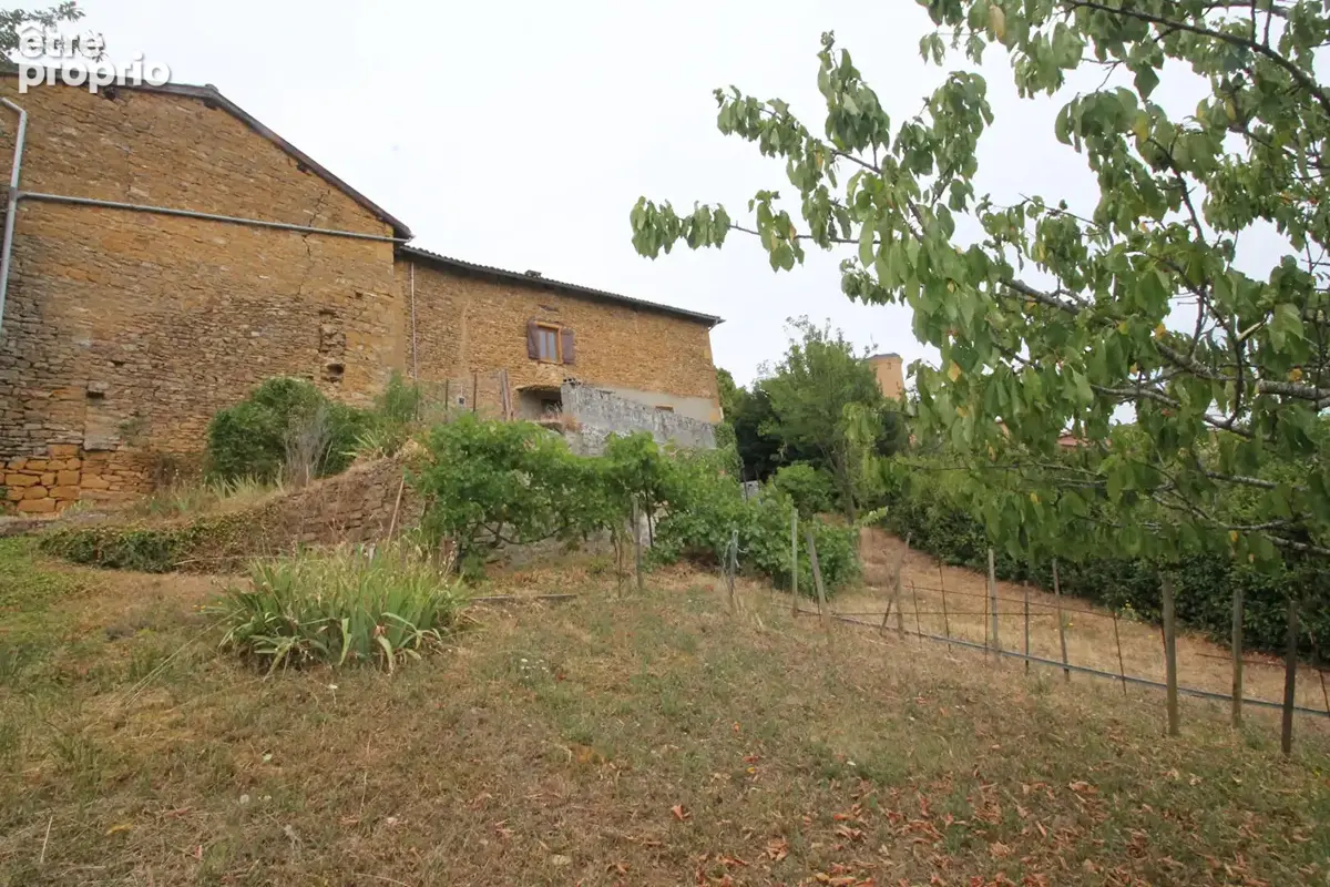OINGT Maison en pierres de 166 m² + jardin attenant et vue - photo 14