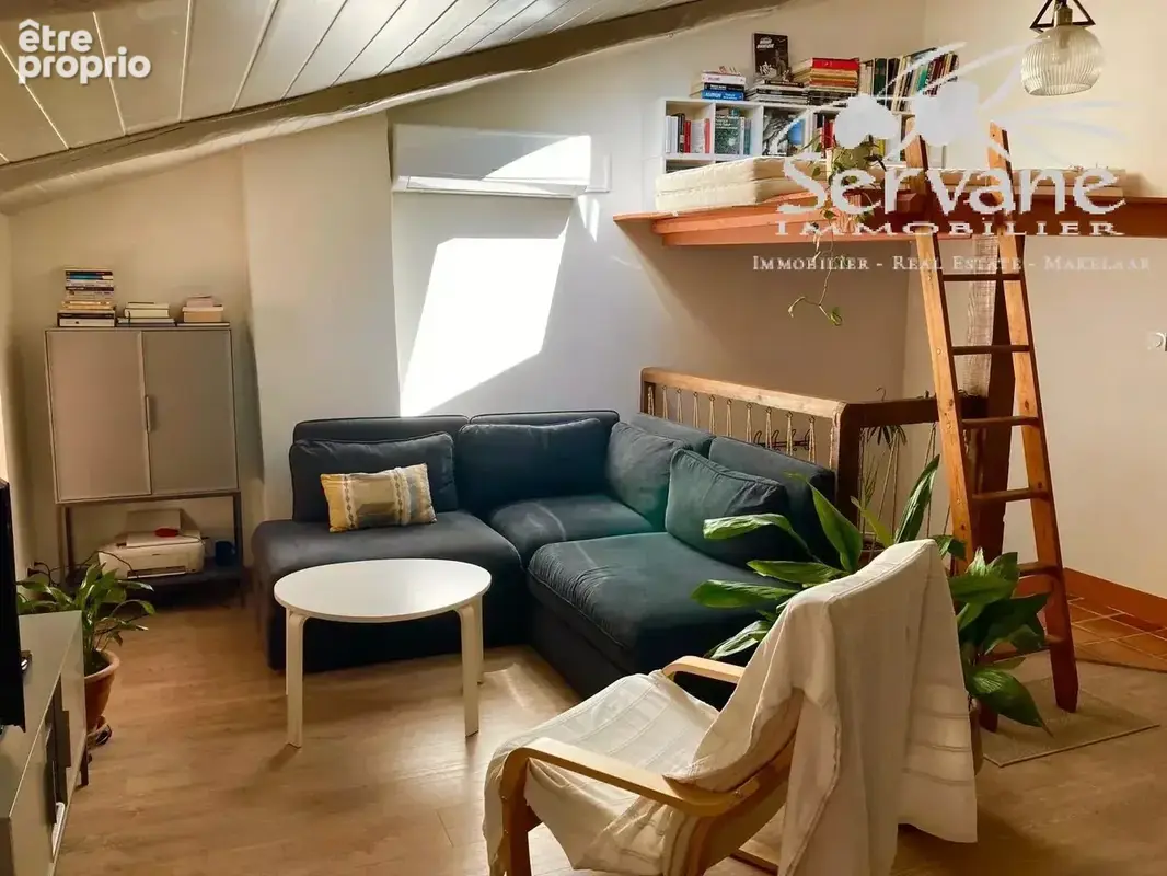 Appartement à COTIGNAC