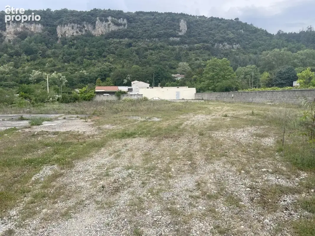 Terrain à SOYONS