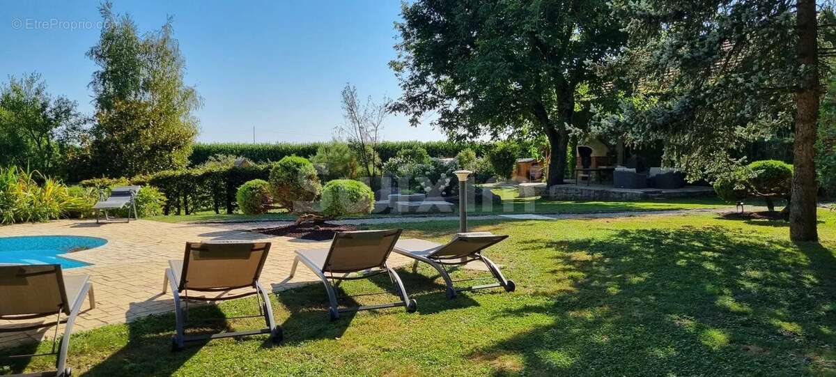 Maison à LONS-LE-SAUNIER