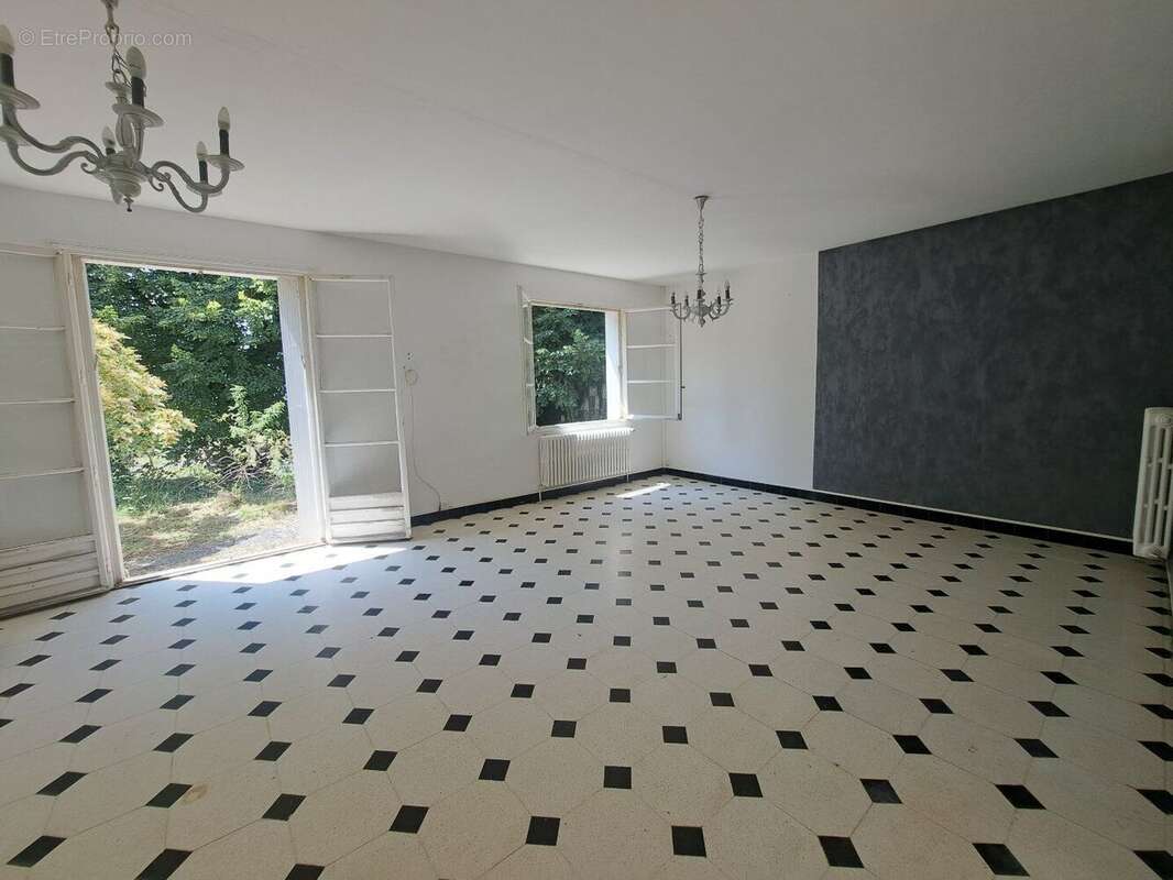 Maison à SEGONZAC