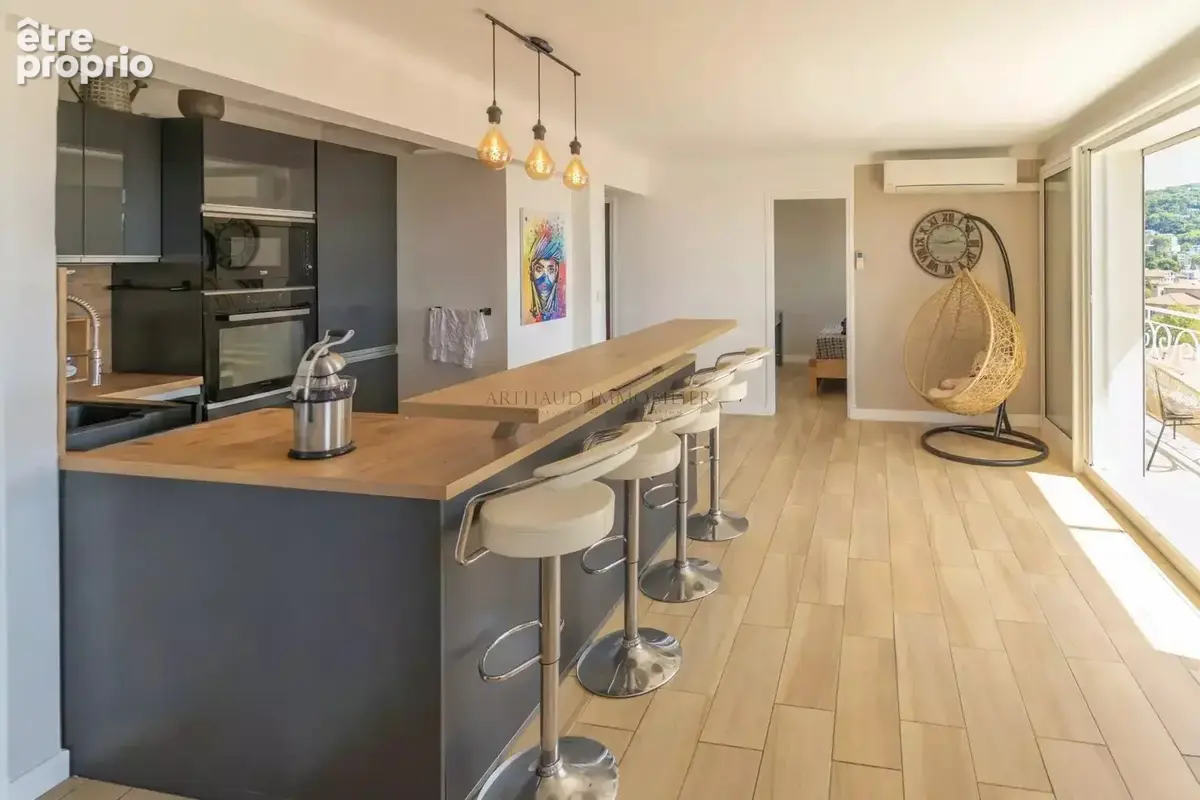 3 Pièces rénové - Vue Mer - Garage - Calme total - photo 4