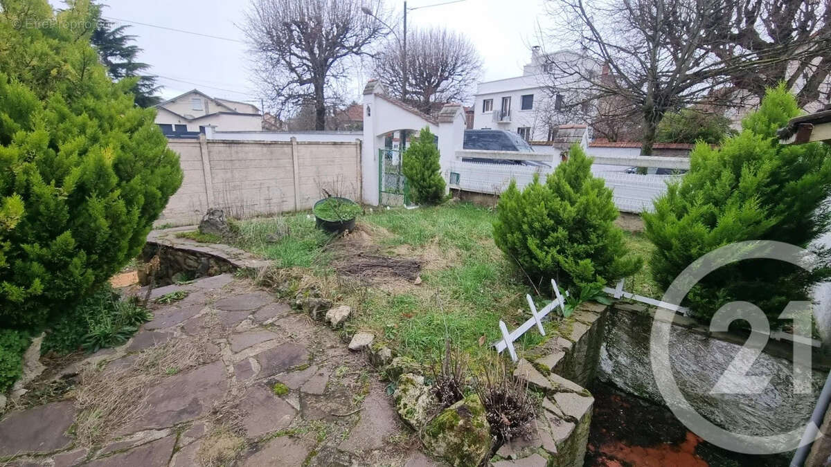 Maison à SAINT-MAUR-DES-FOSSES