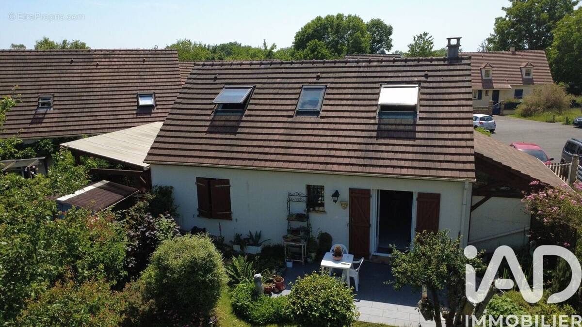 Photo 1 - Maison à SAINT-VRAIN