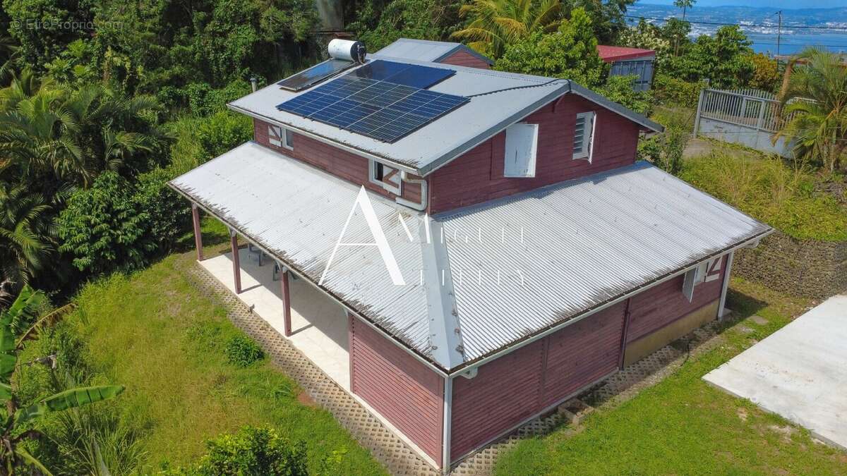 Maison à LES TROIS-ILETS