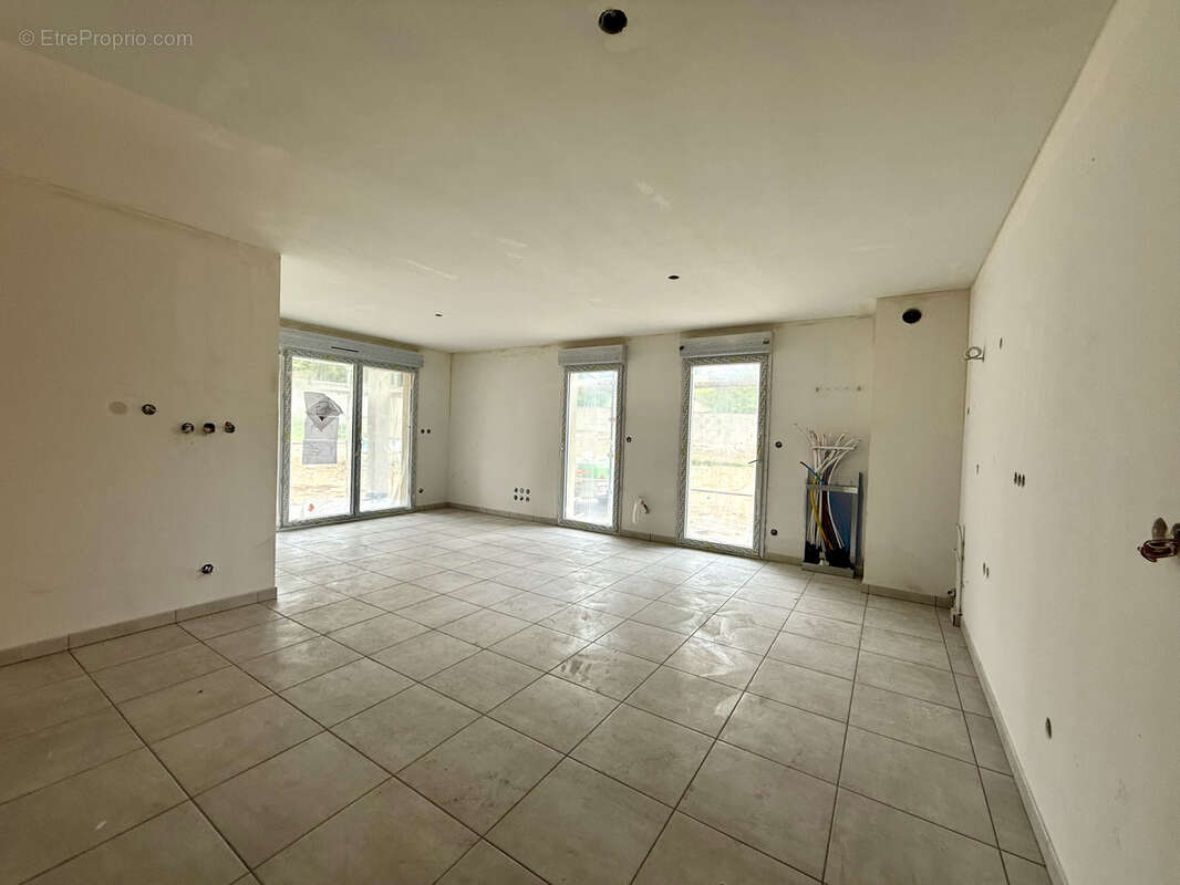 Appartement à COLOMBIER-SAUGNIEU