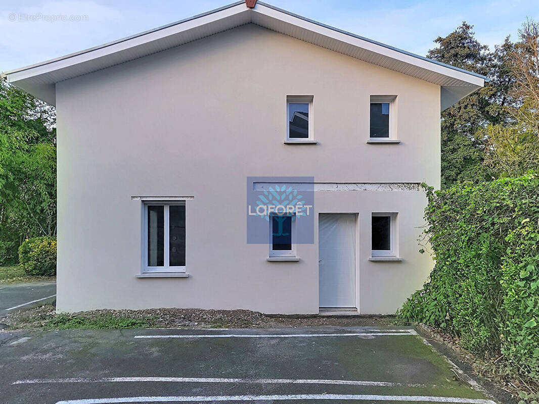 Maison à BLANQUEFORT