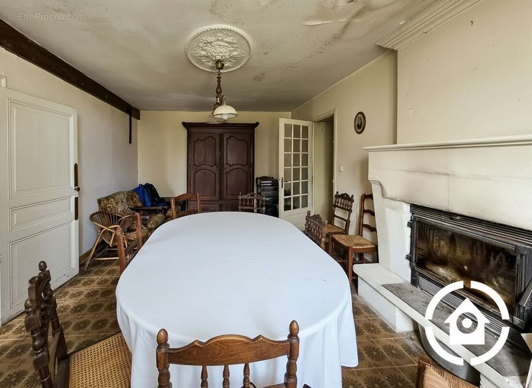 Maison 240 m² à Sainte-Lheurine  - photo 6