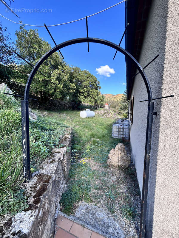 Maison à BEZ-ET-ESPARON