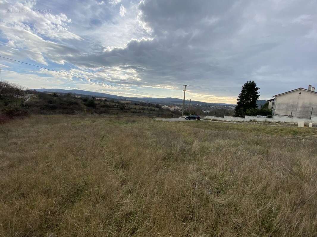 Terrain à VILLENEUVE-DE-BERG