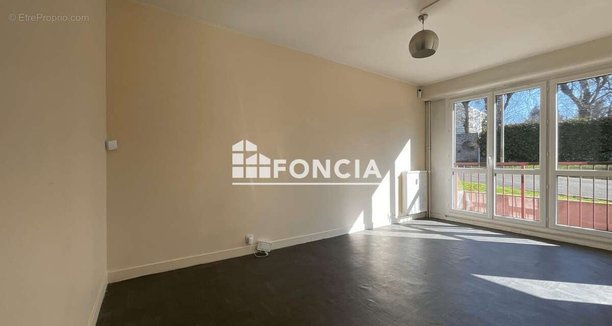 Appartement à CORBEIL-ESSONNES