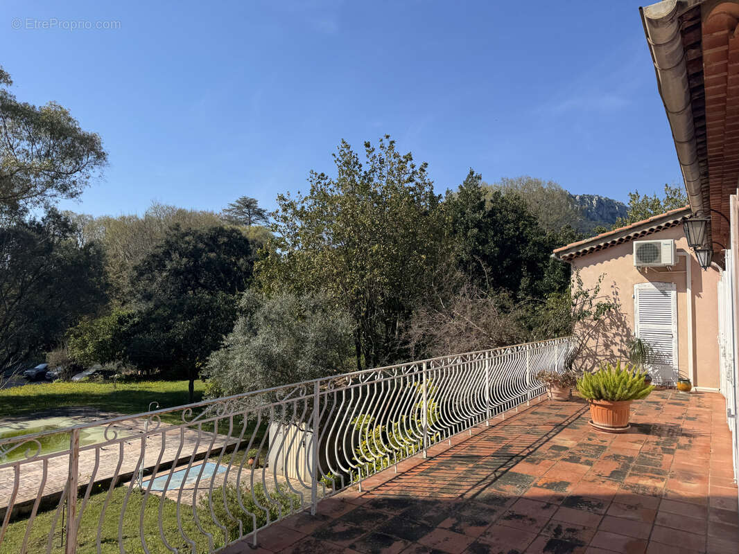 Maison à LA VALETTE-DU-VAR