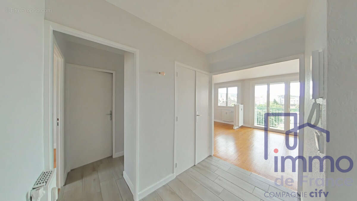 Appartement 57 m² à Saint-Etienne  - photo 5