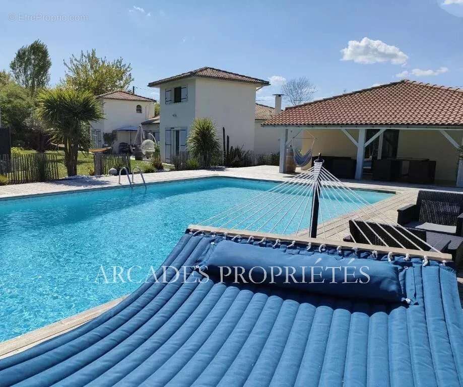 Maison à SAINT-SULPICE-ET-CAMEYRAC