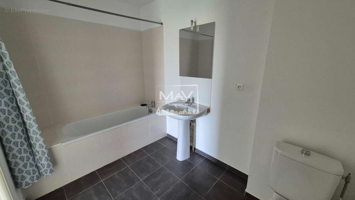 Appartement à NEUVILLE-EN-FERRAIN