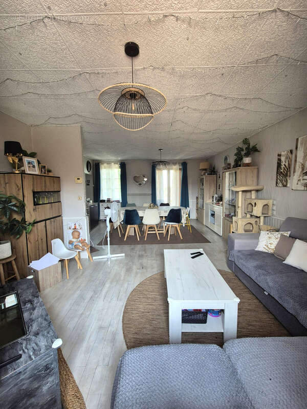 Maison à CHARNAY-LES-MACON
