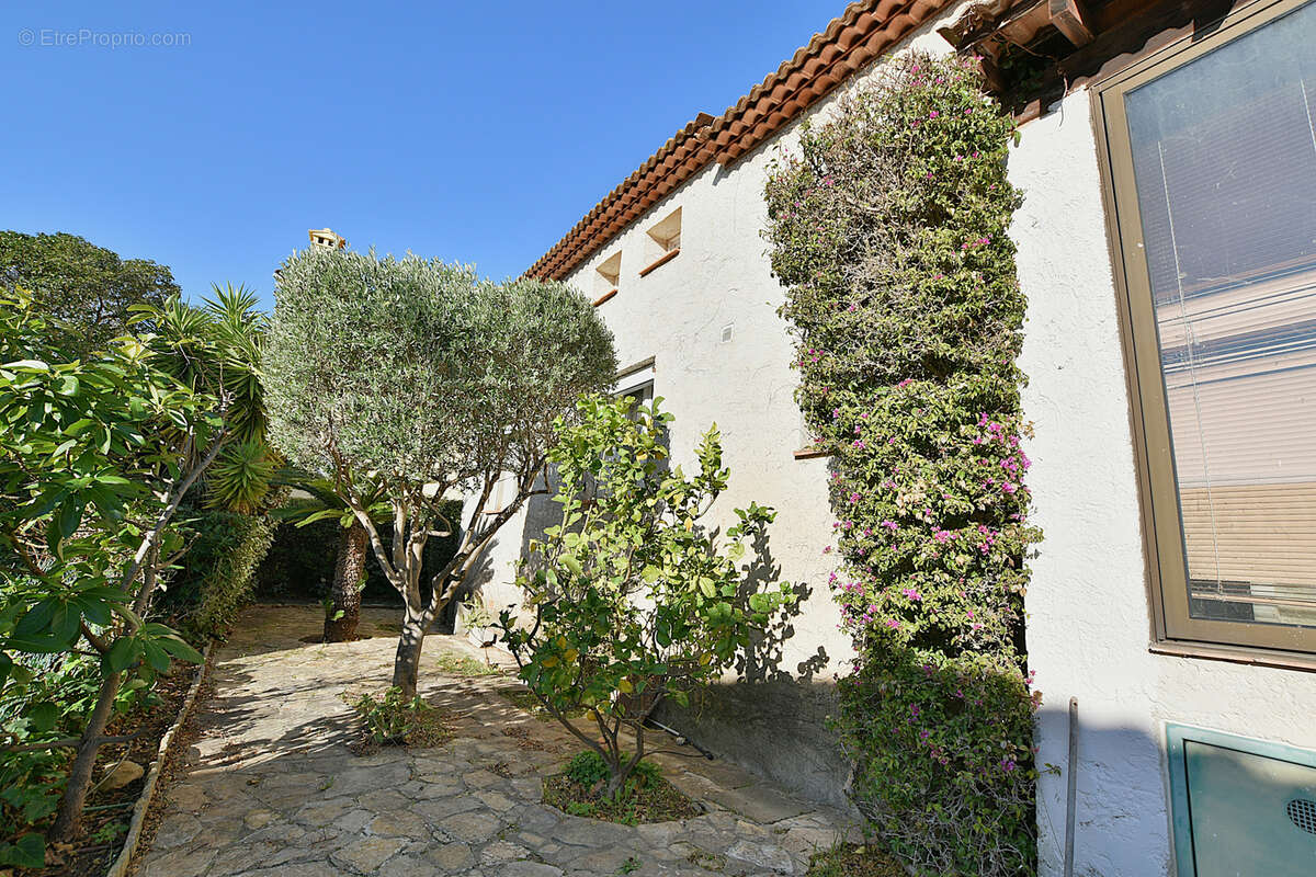 Maison à CARQUEIRANNE