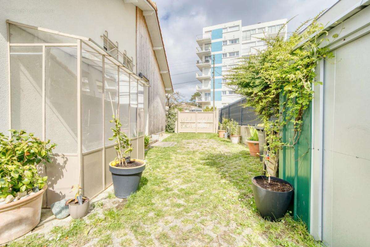 Maison à SAINT-GEORGES-DE-DIDONNE