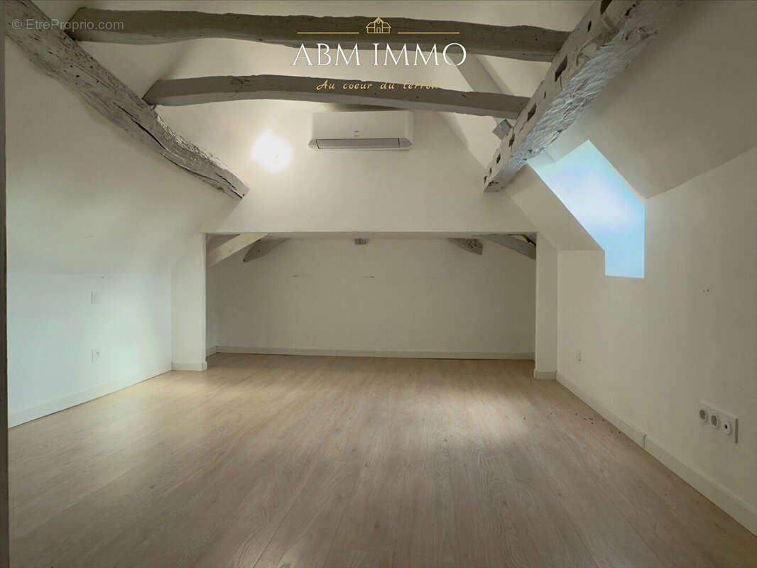 Propriété en pierre avec 4 chambres et dépendance - photo 8