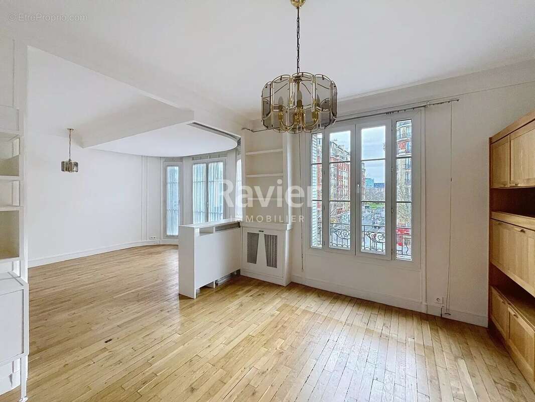 Appartement à PARIS-14E