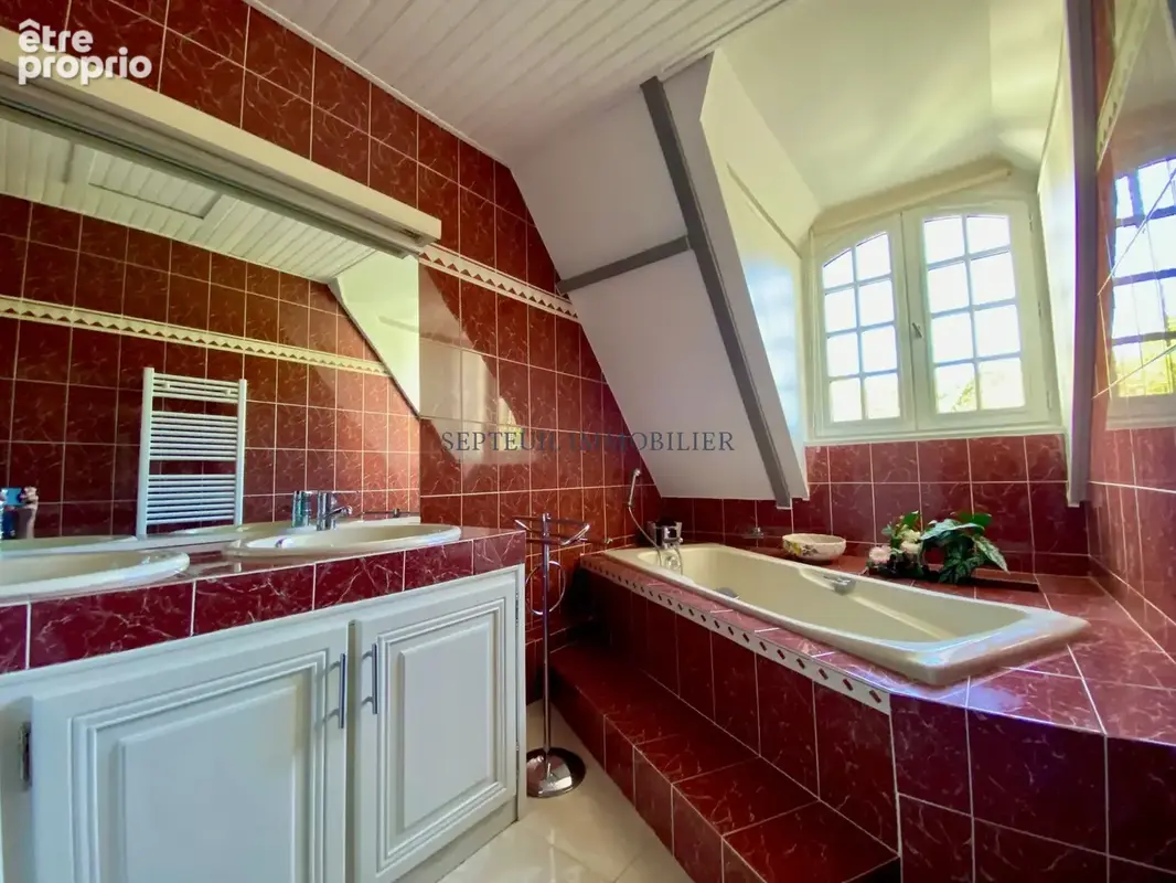 Maison traditionnelle parfait état 170m2. 7 pièces, 4 chambres. 1 360 m2 de terrain - photo 16