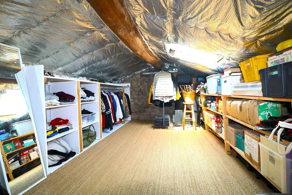 Appartement à SOUCIEU-EN-JARREST