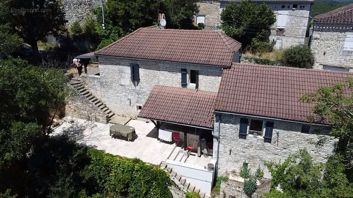 Maison à MONTCUQ