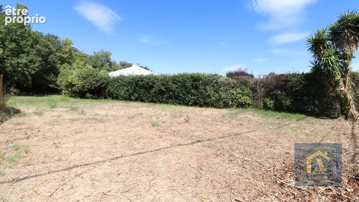 A vendre, Terrain constructible de plus de 1000 m² - photo 2