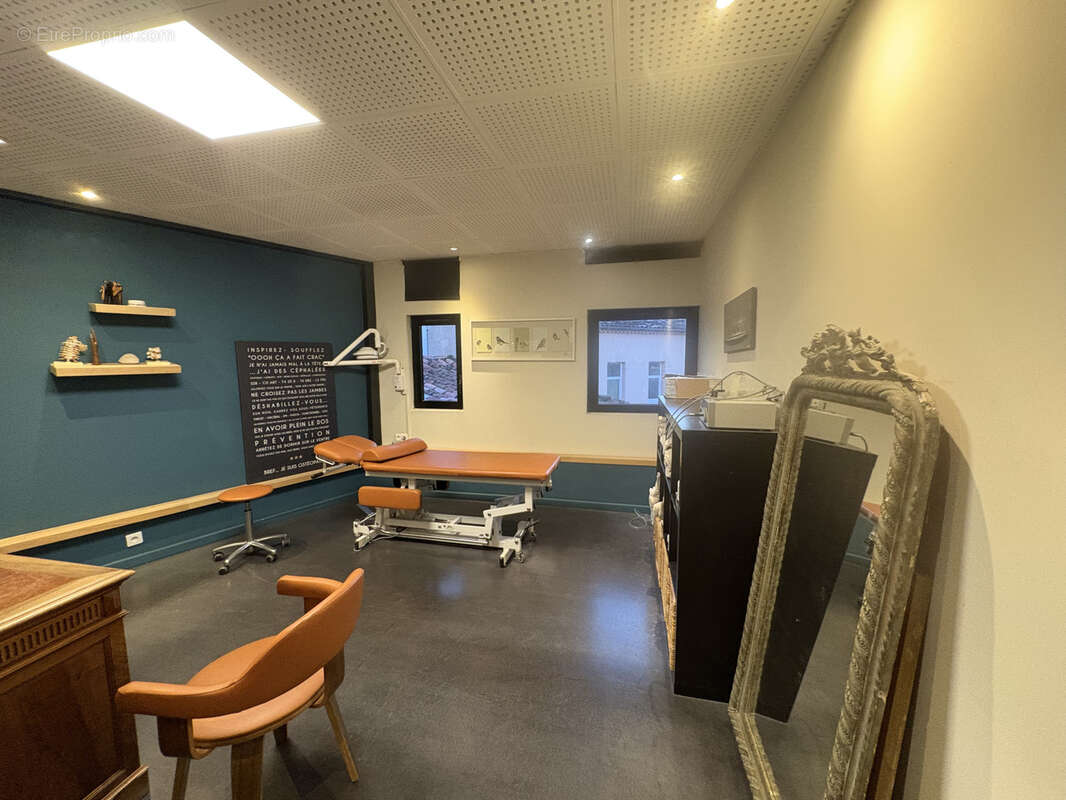 Local professionnel - centre ville - brignoles - photo 2