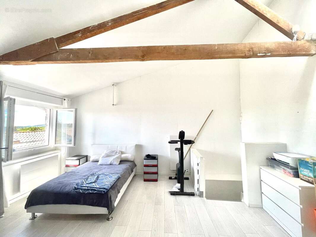 Appartement à SAINT-VALLIER-DE-THIEY