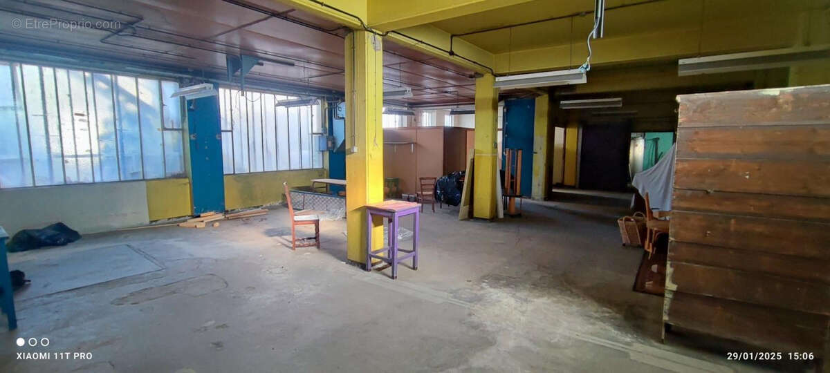 Immense local de 343 m2 env zone constructible idealement place - photo 4