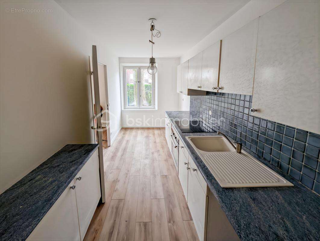 Appartement à EMERAINVILLE