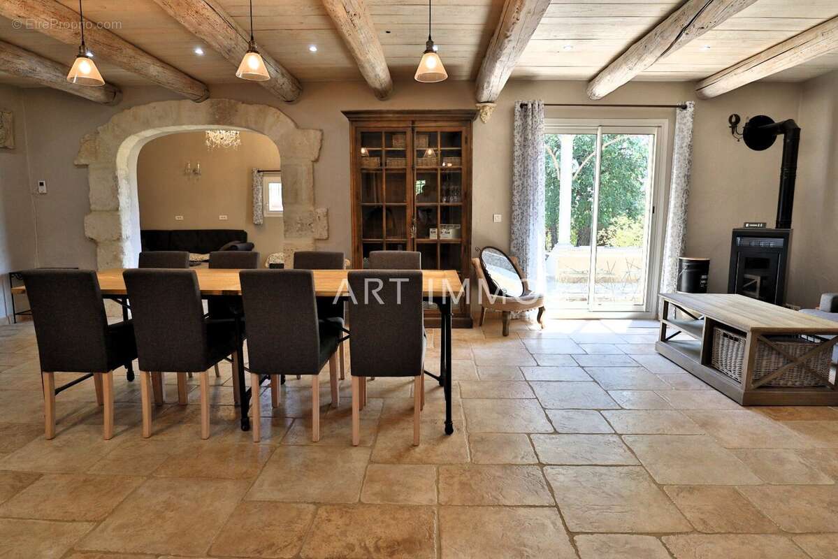 Maison à SAINT-SATURNIN-LES-APT