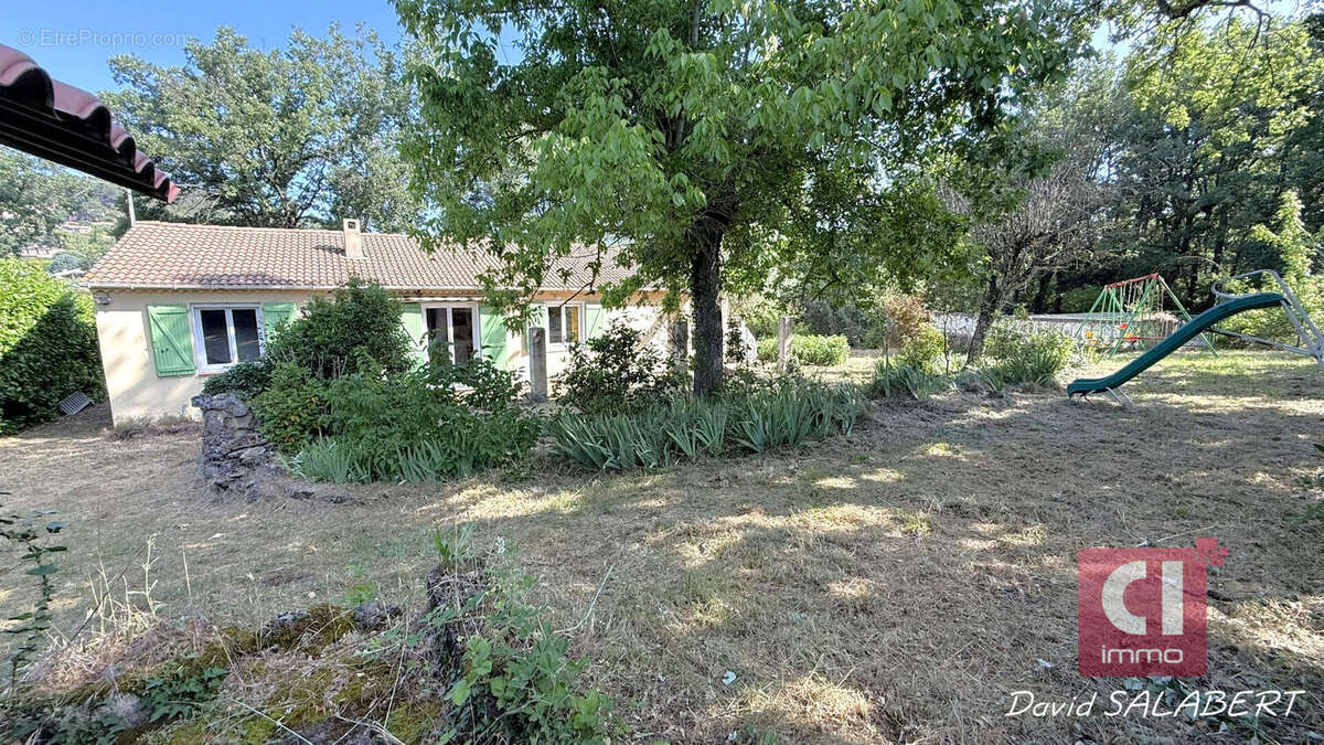 À vendre,  villa plain-pied  T5 + appartement indépendant sur terrain arboré à Garéoult - photo 15