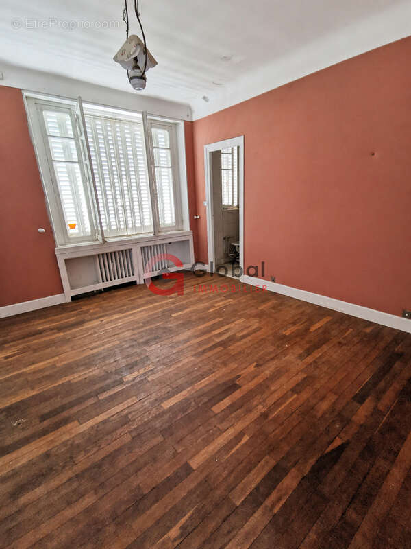 Maison de Maître de caractère à rénover avec grande dépendance et atelier - photo 8