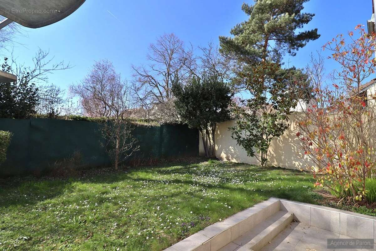 Maison à VERRIERES-LE-BUISSON