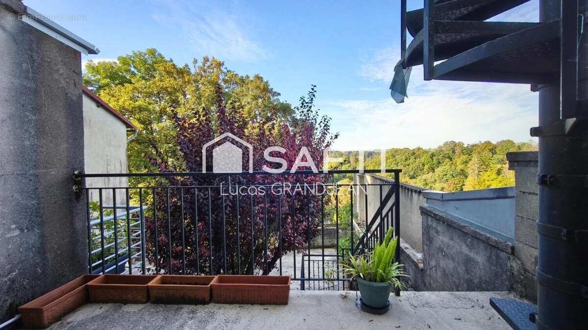 Photo 2 - Commerce à CHAMPAGNOLE