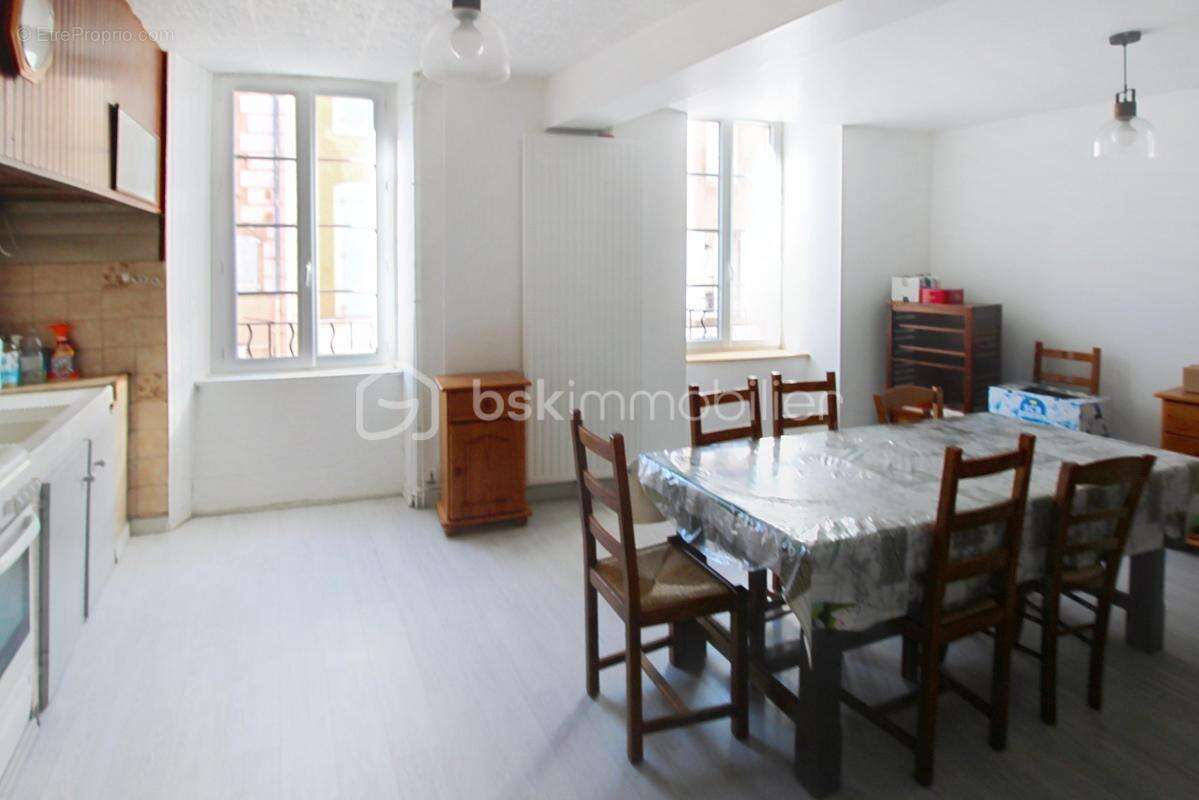 Maison à SAINT-JEAN-DU-BRUEL