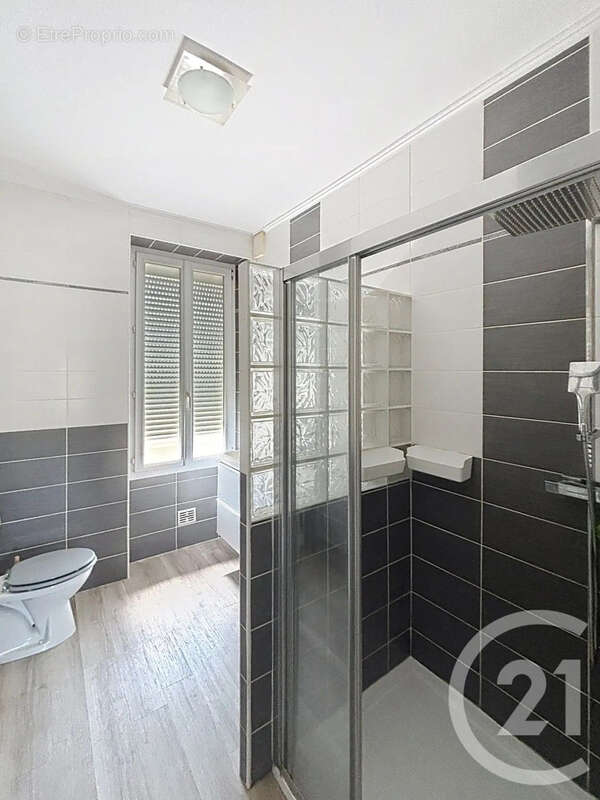 Maison 138 m² à Gond-Pontouvre  - photo 5