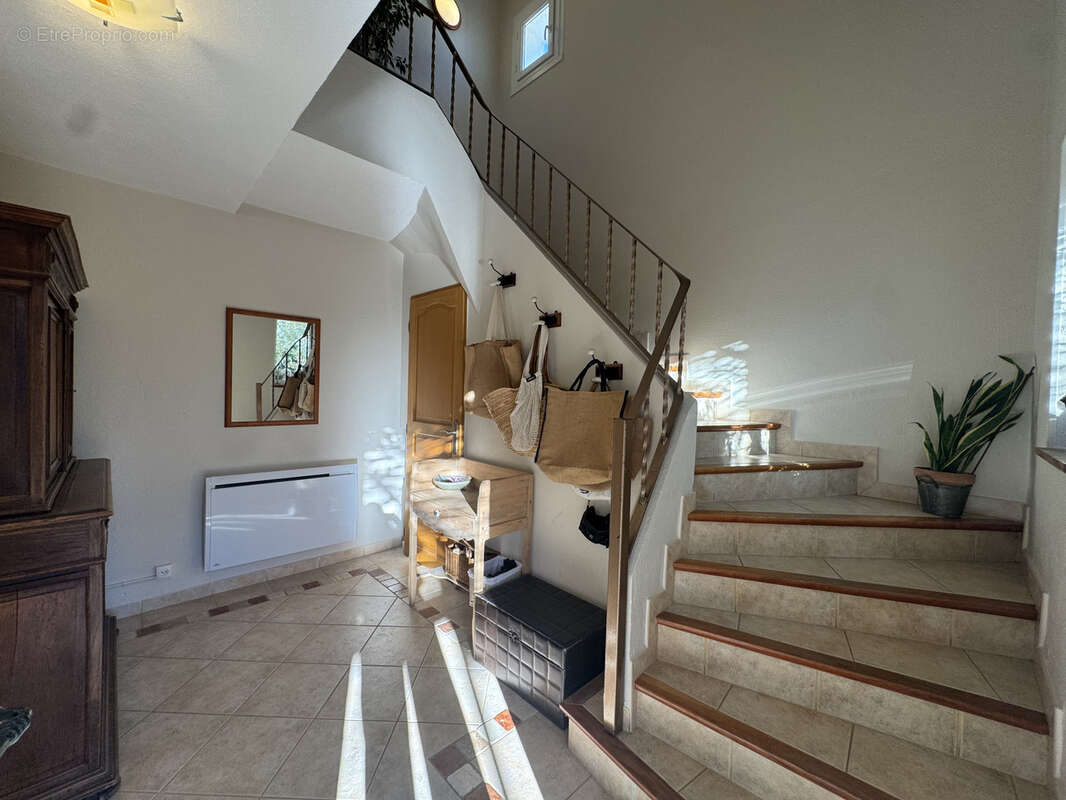 Maison à MONTELIMAR