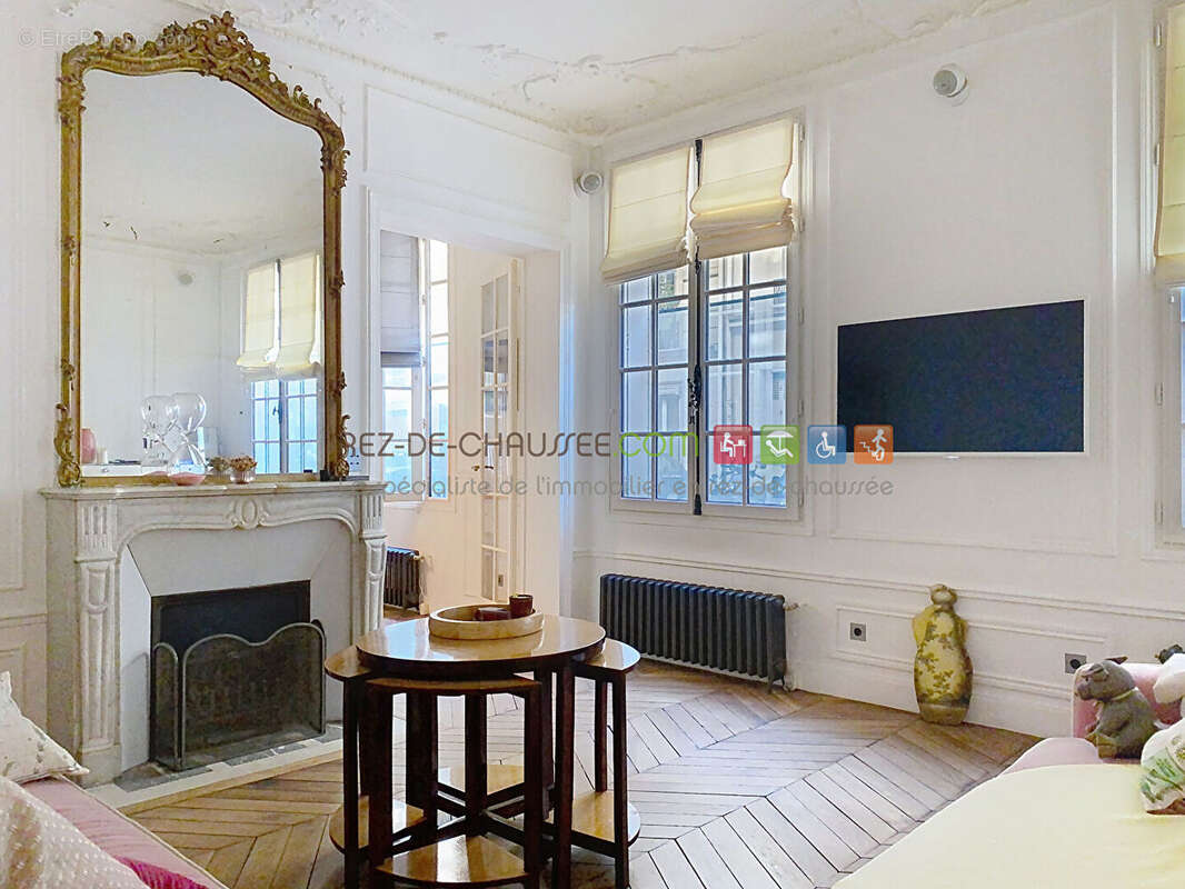 Appartement à PARIS-17E