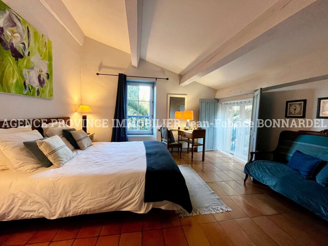 Maison à SUZE-LA-ROUSSE