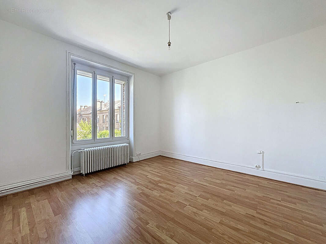 Maison à CHARLEVILLE-MEZIERES