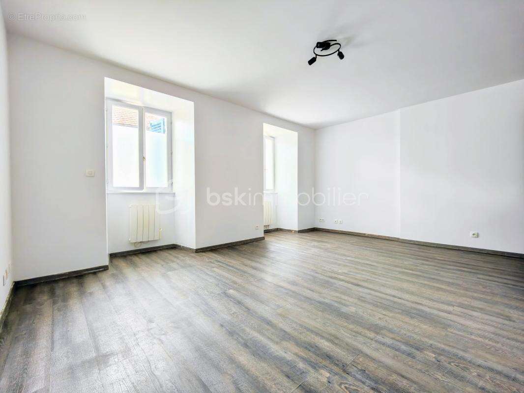 Appartement à BEYNES