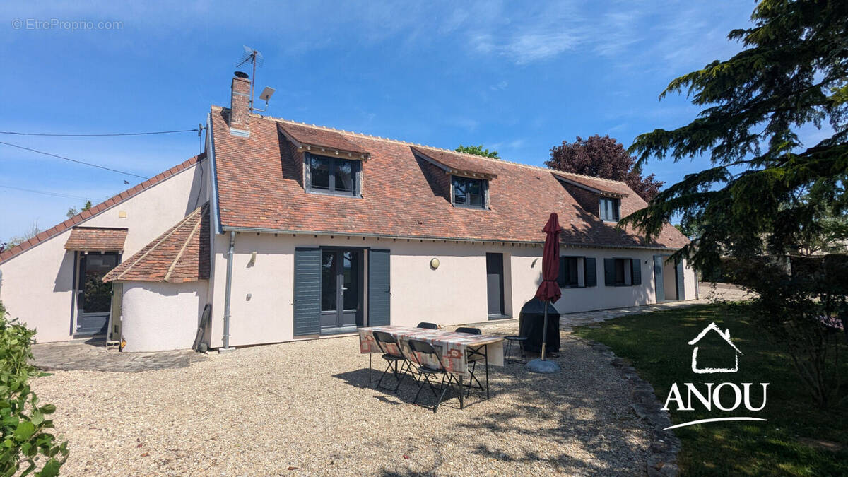 Maison à YEVRES